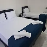 Ξενοδοχείο με διαμερίσματα Bizim Kelebek